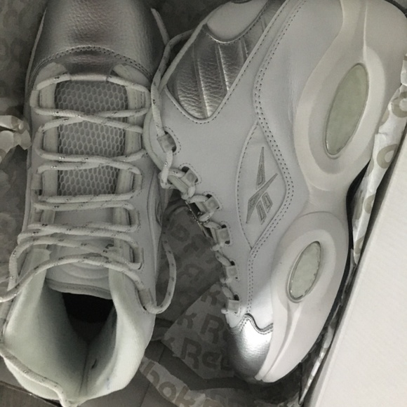 Sneakers main image 4